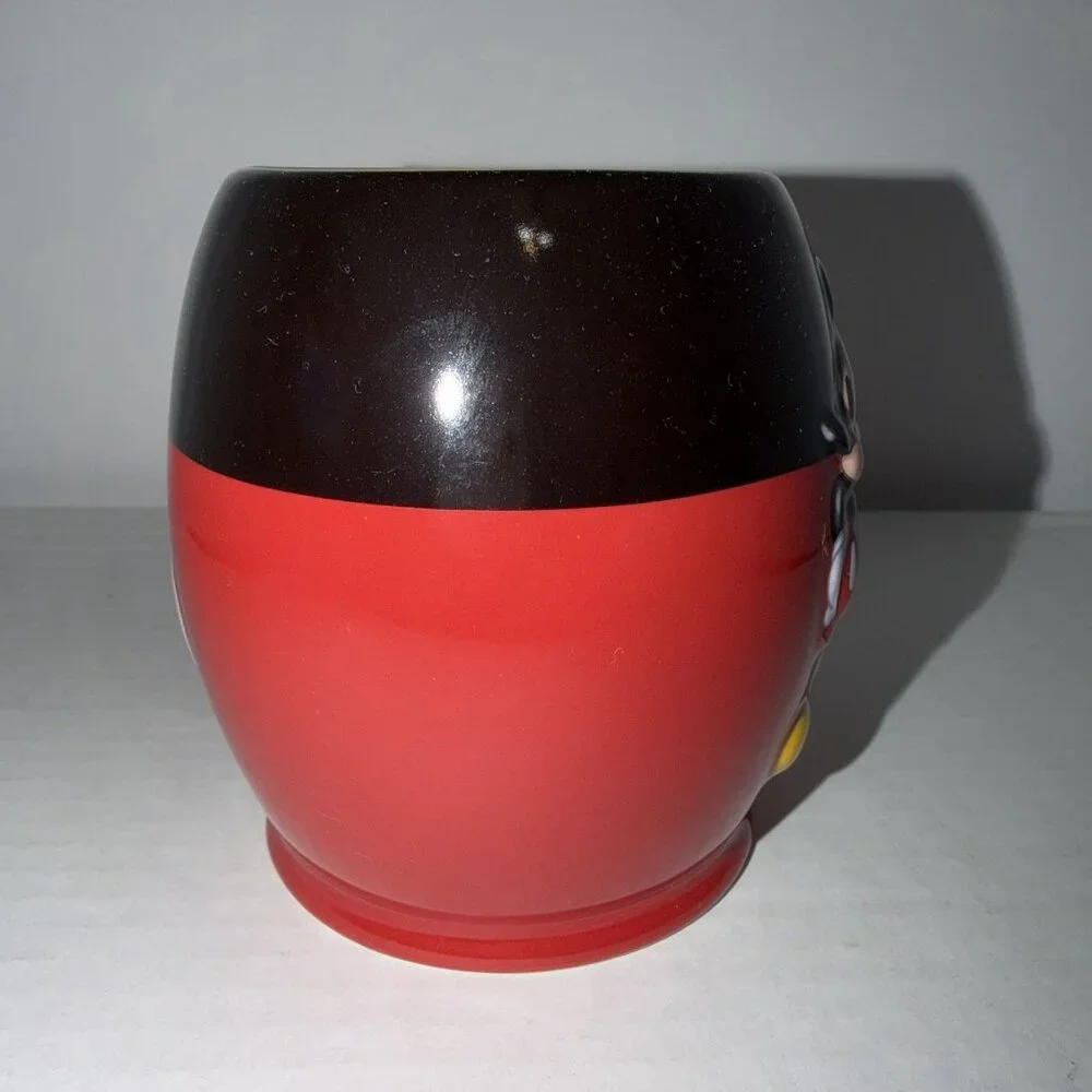 Walt Disney Parks 3D Arm Hand Handle Raised Mickey Mouse 16 oz Coffee Mug‎ Cup